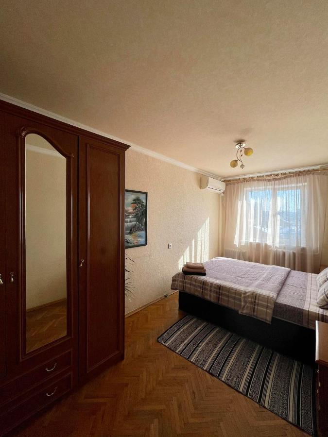 Comfortable One Beds With Nice View For Independent Sqr Киев Екстериор снимка