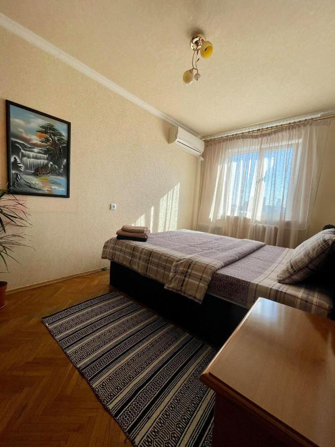 Comfortable One Beds With Nice View For Independent Sqr Киев Екстериор снимка