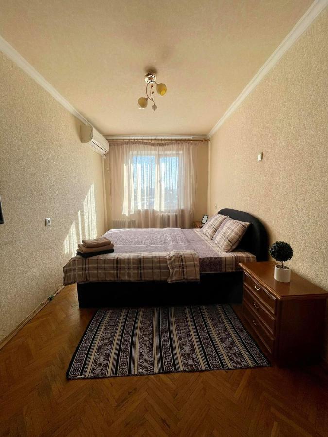 Comfortable One Beds With Nice View For Independent Sqr Киев Екстериор снимка
